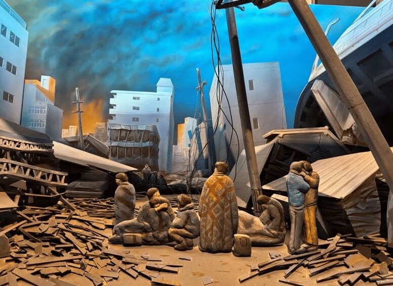 Kobe: Earthquake Memories Guided Tour at the Disaster Museum 1