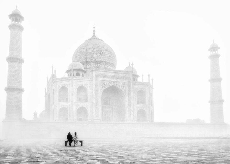 Picture 2 for Activity Agra: Taj Mahal Walking Tour with Skip the Line Ticket 4