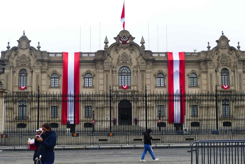 Picture 19 for Activity Lima Sightseeing Tour with Pisco Sour Making + Catacombs and Churros 2