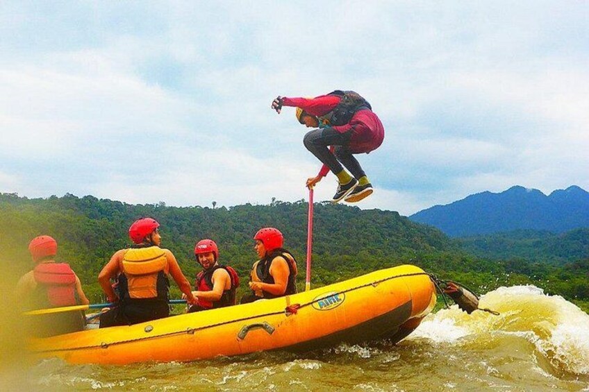 Extreme Rafting in Baños Ecuador Level III & IV + 3