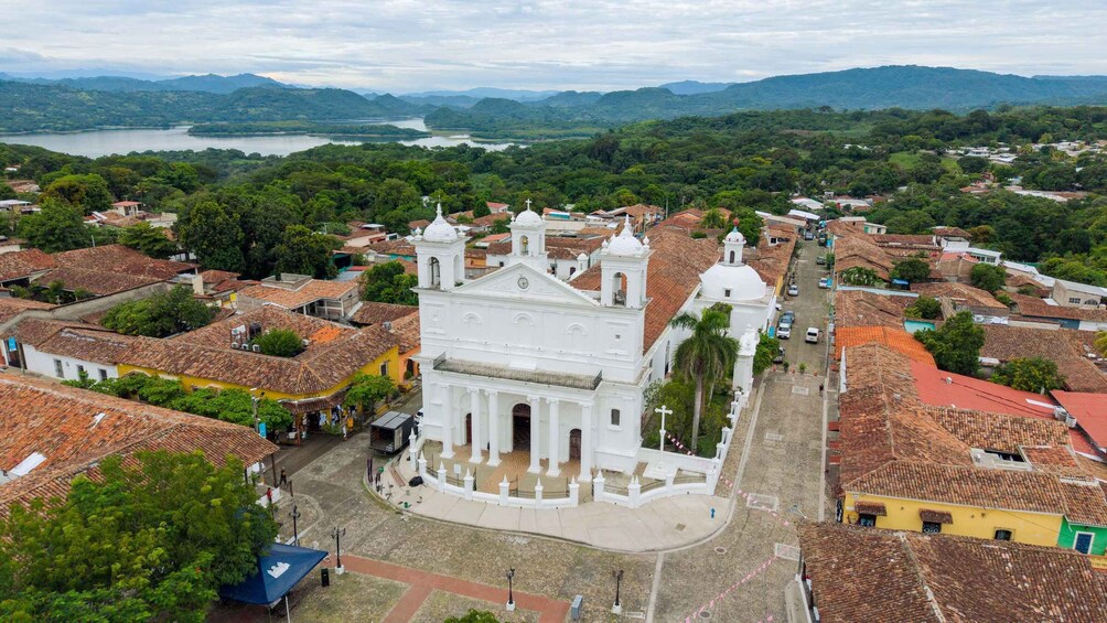 Picture 4 for Activity Suchitoto Town and Ilopango Lake 5
