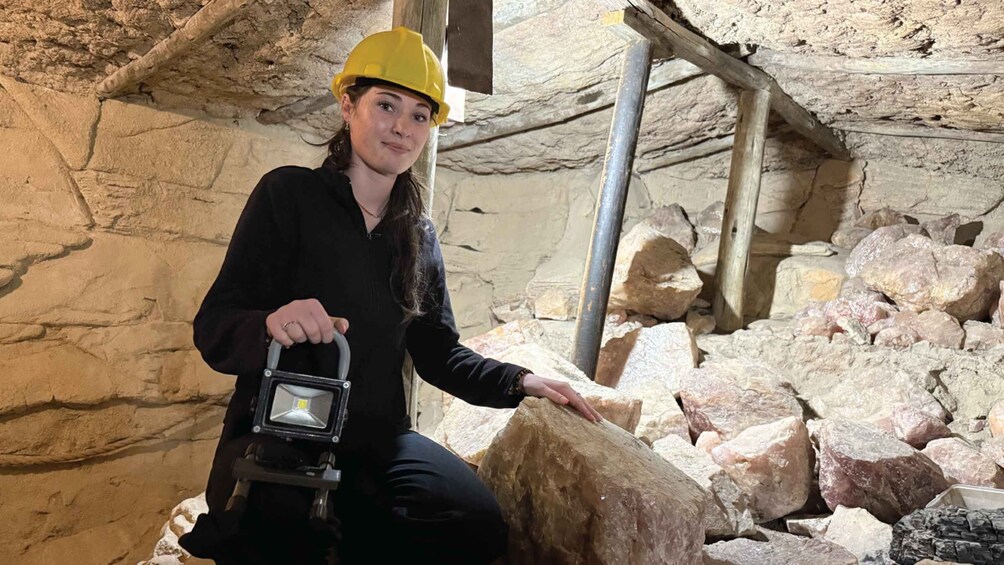 Johannesburg: Mapatiza Mine Guided Tour with Showroom 1