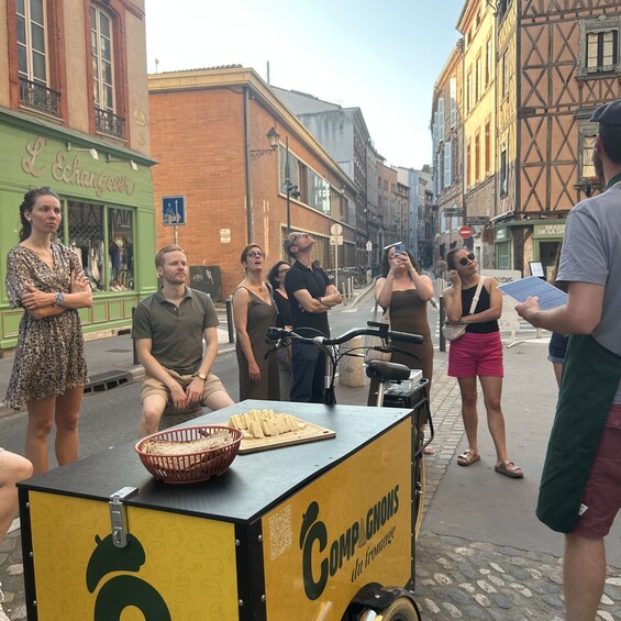 Picture 3 for Activity Cheeses, wines and Toulouse's history Tour 4