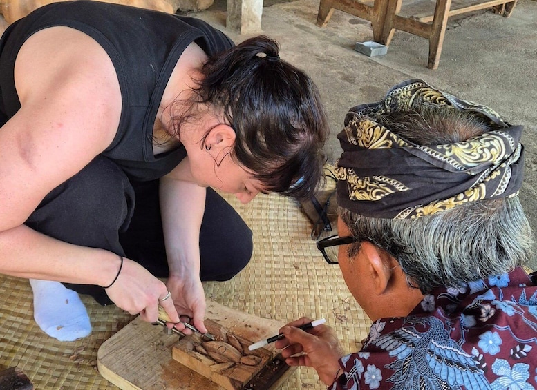 Picture 8 for Activity Mas Village Wood Carvings class with Local artist 3