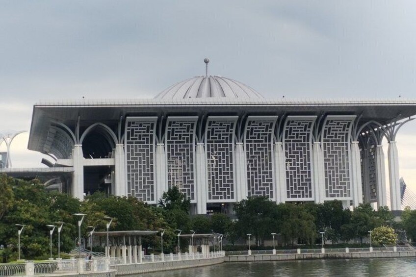 Discover Putrajaya Half Day City Tour from Kuala Lumpur 2