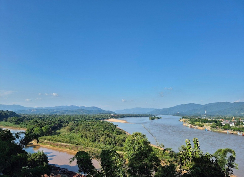 Chiang Rai: 7 Major Sightseeing Tour with Thai Buffet Lunch 1