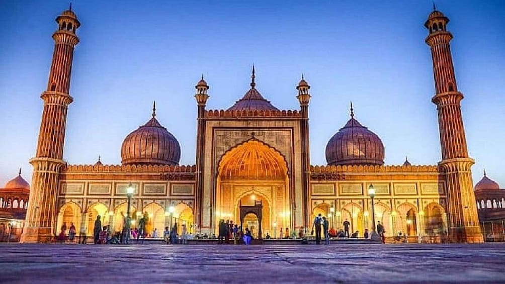 A large, ornate building with multiple domes and minarets, likely a historical or religious site. 3