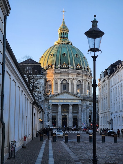 Walk & Canal Tour: Copenhagen Highlights + Changing of Guard 1