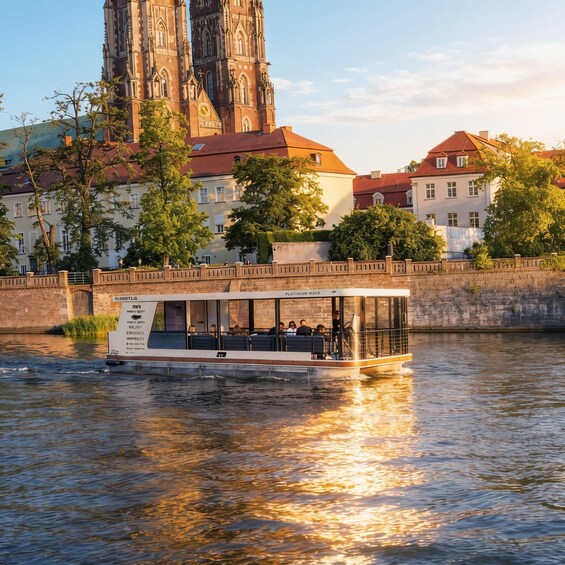 Picture 1 for Activity Wrocław: Autumn Cruise - 45 Minutes on the Old Town 3
