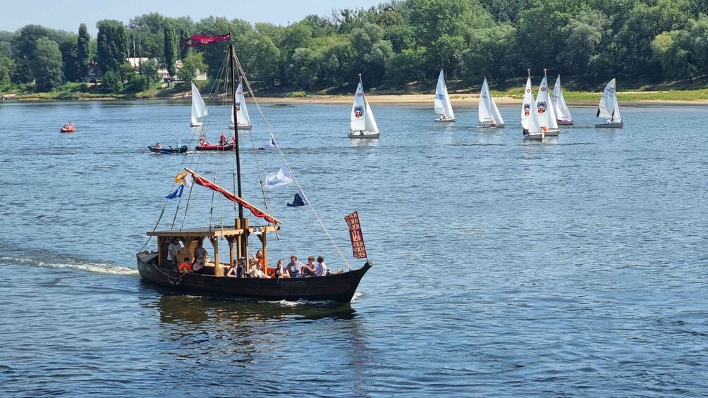 Picture 4 for Activity Panorama of Toruń - 25-minute cruise 5