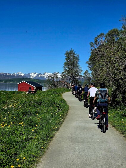 From Tromsø: Tromsø Highlights & History Tour With E-Bike 1