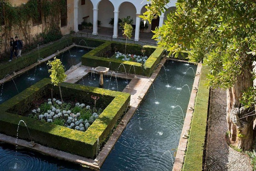 Private Granada Alhambra Tour from Seville 1
