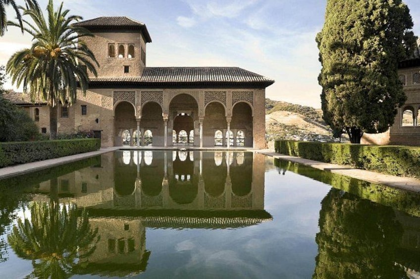 Private Granada Alhambra Tour from Seville 3