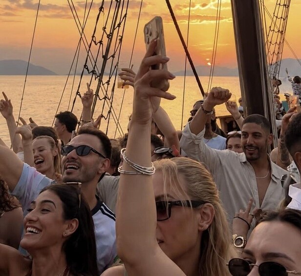 Dubrovnik Sunset Boat Party • DJs, Free Drink & Club Entry ★ 2