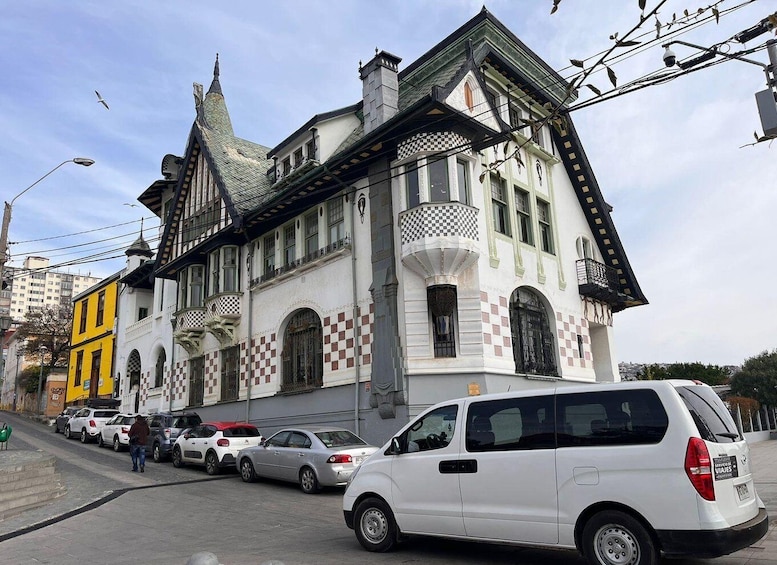 Historic Valparaíso: Private Vehicle Tour 1