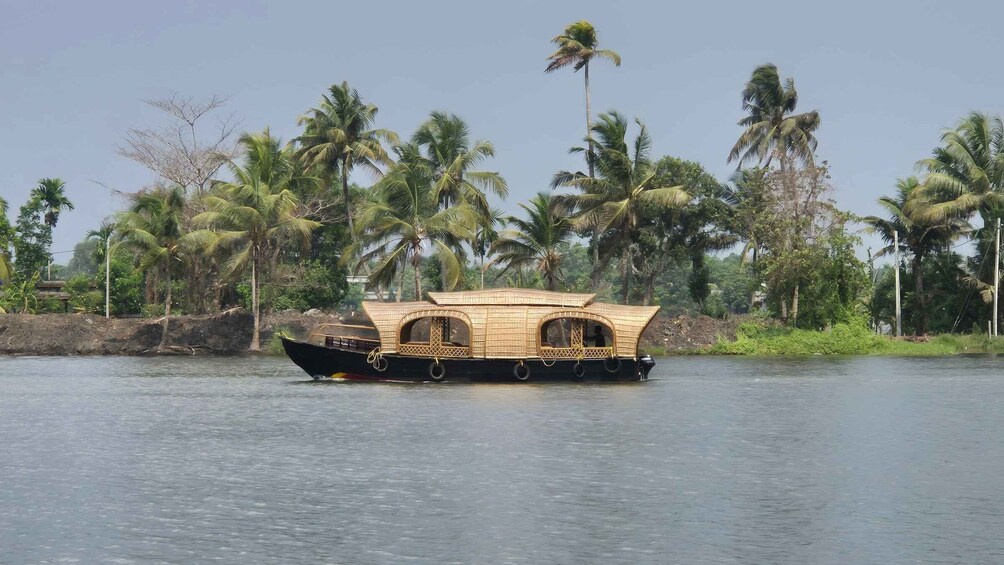 Picture 12 for Activity Alleppey: Sunrise Mini Houseboat Cruise with Breakfast 3
