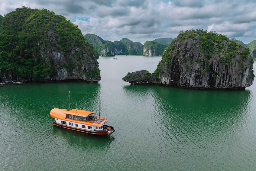 Picture 7 for Activity Lan Ha Bay & Ha Long Bay Overnight Cruise (2 Days / 1 Night) 1