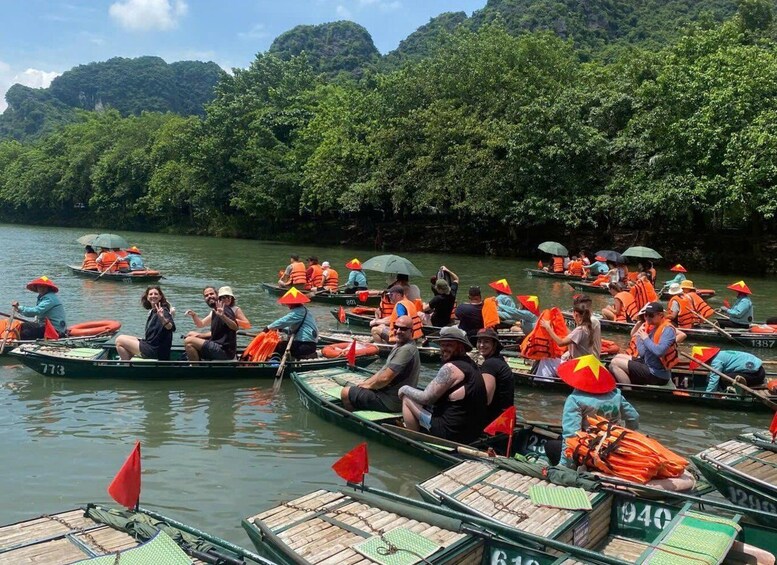Ninh Binh: Motorbike tour Trang An - Hoa Lu - Mua Cave 1