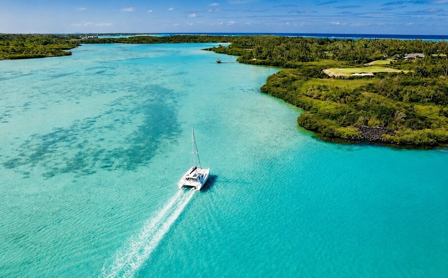 Mauritius: Ile aux Cerfs Catamaran Lagoon Experience + BBQ 2