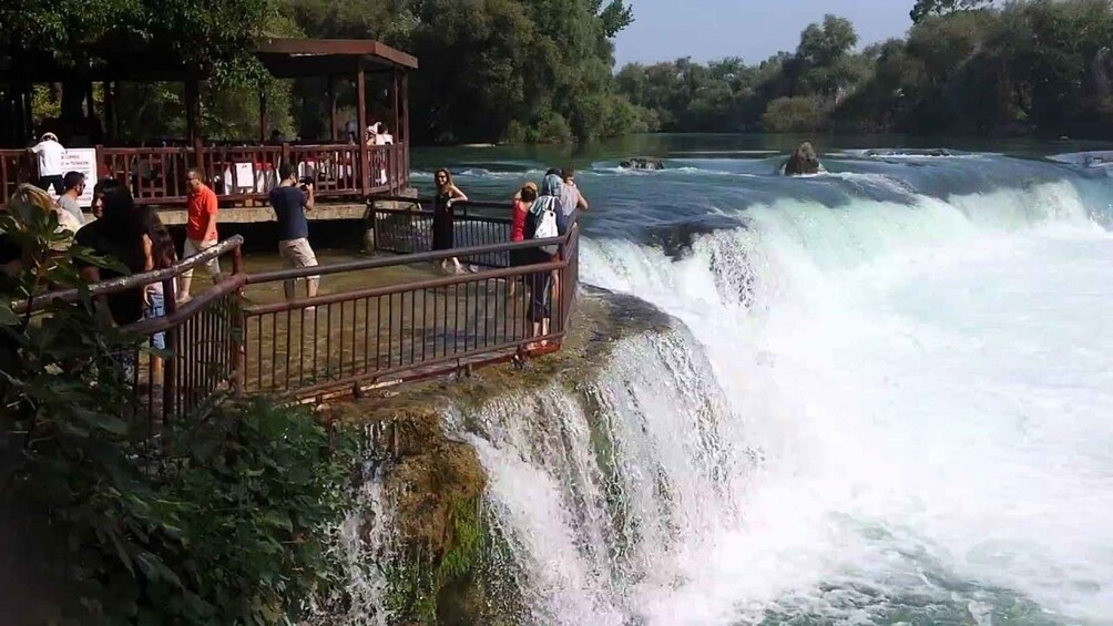 Manavgat River Boat Trip with Lunch & Transfer and bazaar 3