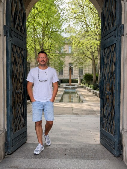 Munich: Peter's Favorite Places – Alleys & Squares. Right in the Middle and Hidden Away 1