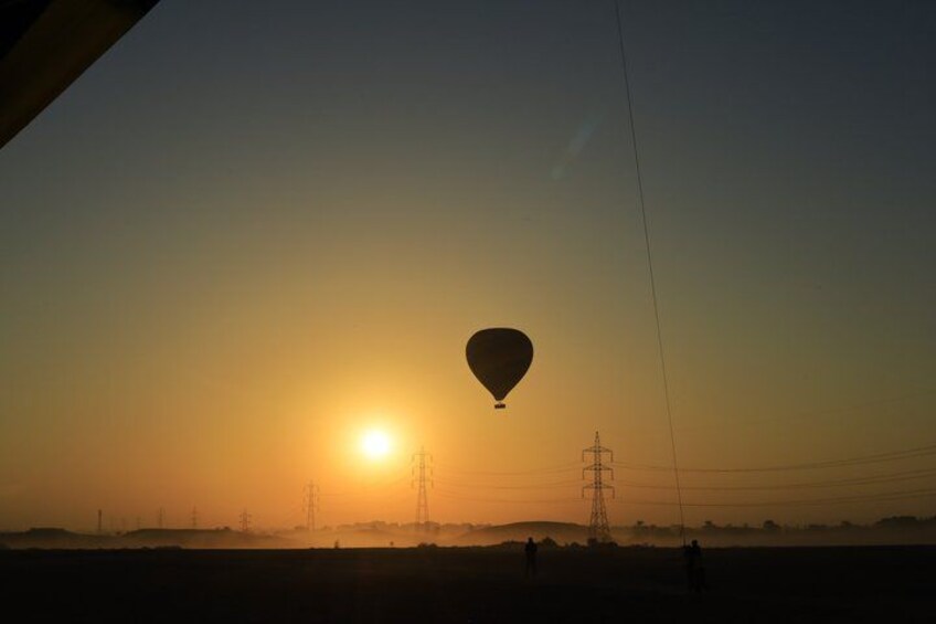 Shared Luxor Day Trip with Sunrise Hot Air Balloon from Hurghada 2