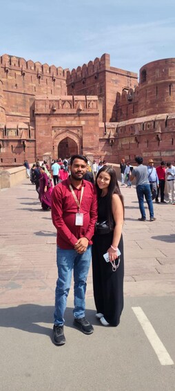 Picture 11 for Activity From Delhi: Same-Day Taj Mahal Tour by Gatimaan Express Train 5