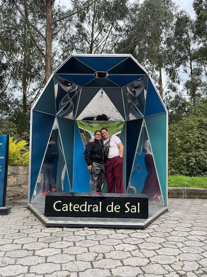 A geometric structure with a mirrored interior, labeled "Catedral de Sal". 3