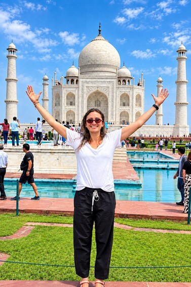 Picture 3 for Activity Agra: Skip-the-Line Taj Mahal & Agra Fort Private Tour 2