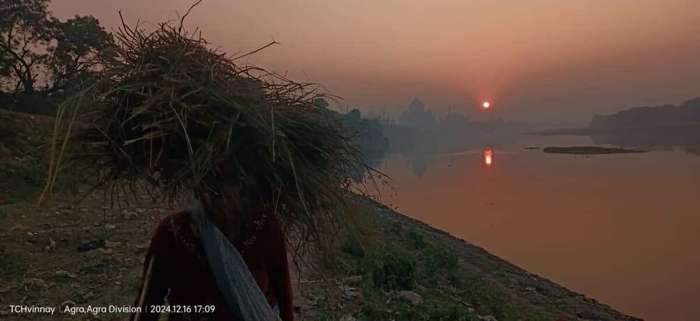 Picture 7 for Activity Agra: Baby Taj and Mehtab Bagh Sunset Viewpoint Tour 5