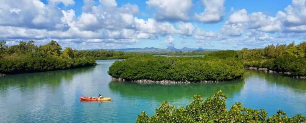 Ile d Ambre Kayaking 1