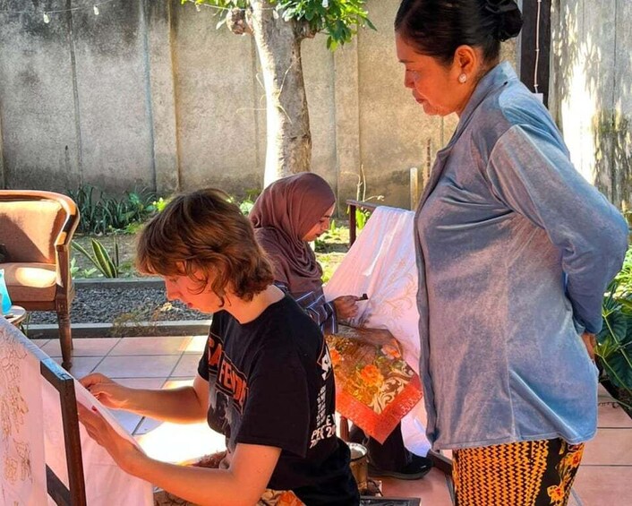 Picture 5 for Activity Banyuwangi: Traditional Batik-Making Class with Snack 2