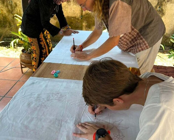 Picture 6 for Activity Banyuwangi: Traditional Batik-Making Class with Snack 3