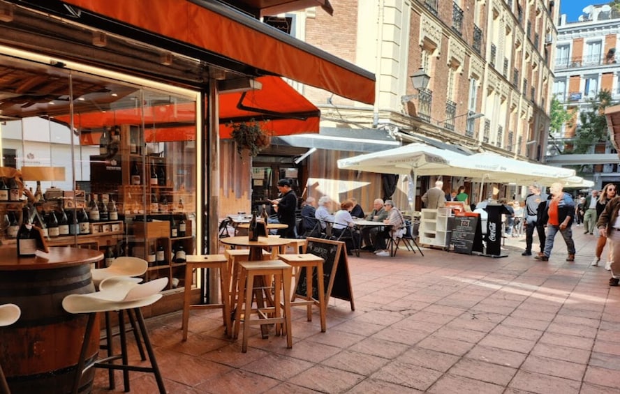 Local Madrid markets with a mediterranean gastronomy expert 1