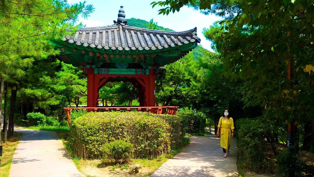 Picture 6 for Activity Seoul: Buam-dong Walking Tour with Parasite Filming Site 3