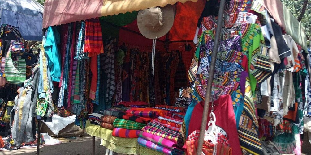Picture 3 for Activity Nairobi: Explore Maasai Market for Unique Souvenirs 5