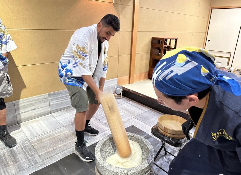 Kyoto: Mochi Pounding Experience & Tea Ceremony Experience 1