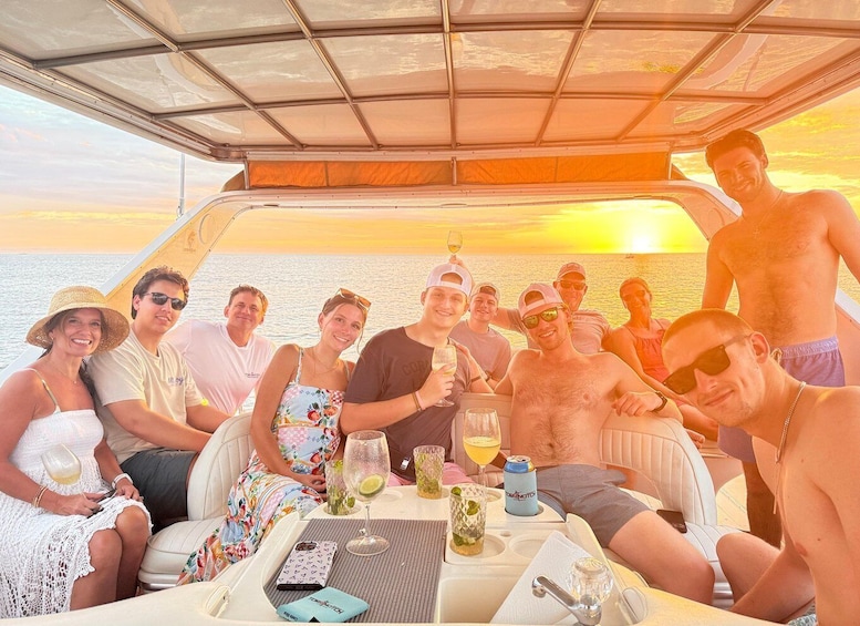 Picture 7 for Activity Yacht tour Manuel Antonio,Quepos whale dolphin all inclusive 5