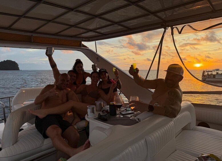 Picture 8 for Activity Yacht tour Manuel Antonio,Quepos whale dolphin all inclusive 4