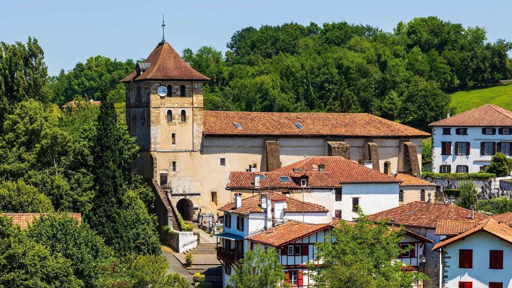 Picture 2 for Activity Excursion to the villages of the French Basque Pyrenees: Espelette, Ainhoa, and Sare 2
