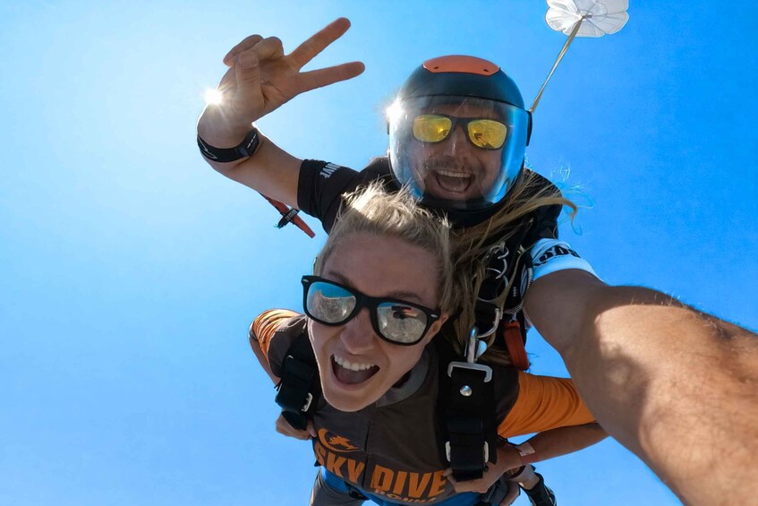 Picture 31 for Activity Skydive Algarve: Tandem Skydiving 10.000ft (up to 15.000ft) 3