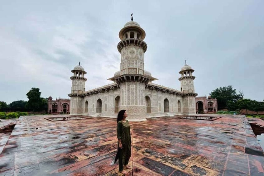 Picture 3 for Activity Agra: Taj Mahal Skip-The-Line, Agra Fort and Baby Taj Tour 3