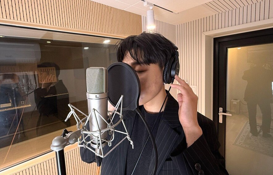 Picture 2 for Activity Seoul: K-Pop Recording Experience in a Professional Studio 3