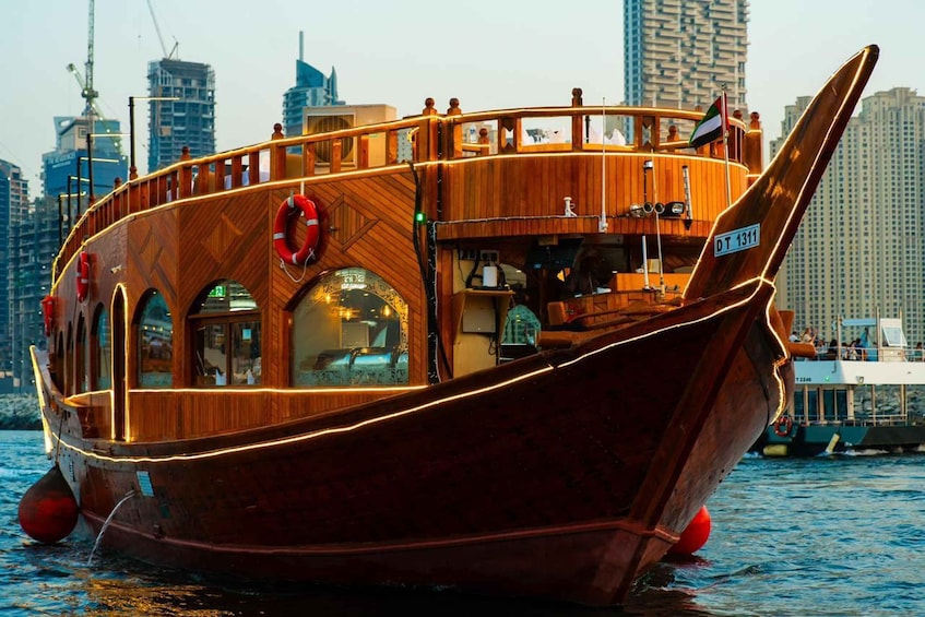 Dubai: Marina Dream Sea Lounge Cruise Dinner 1