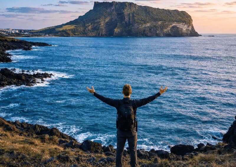 Jeju: Eastern UNESCO & Must-See Day Tour with Haenyeo Show 1