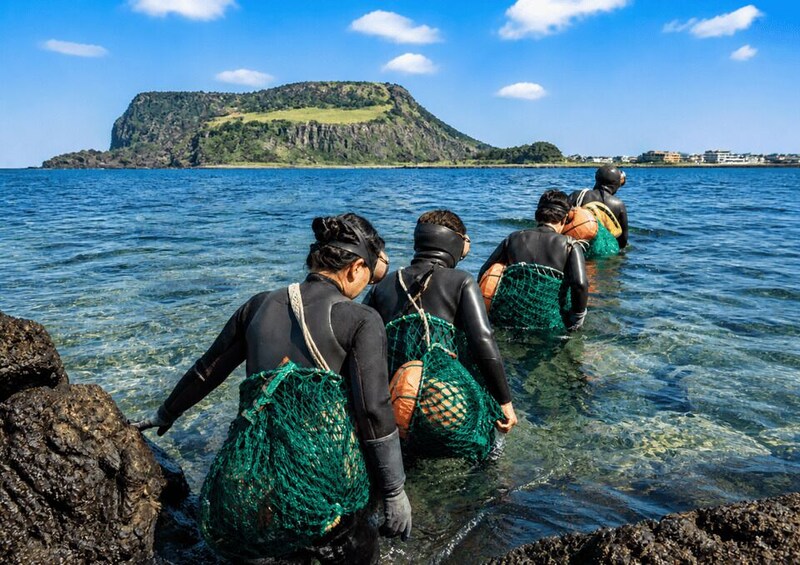 Jeju: Eastern UNESCO & Must-See Day Tour with Haenyeo Show 1