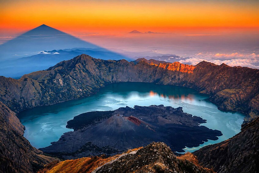 Lombok: Mount Rinjani 3-Day Trek with Hot Springs 1