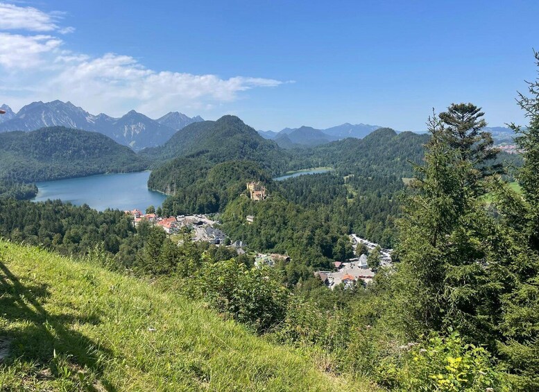 Picture 2 for Activity Neuschwanstein and Füssen: Private tour with a French-speaking live guide 2