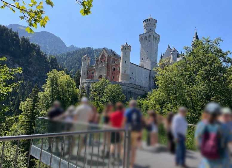 Picture 8 for Activity Neuschwanstein and Füssen: Private tour with a French-speaking live guide 4