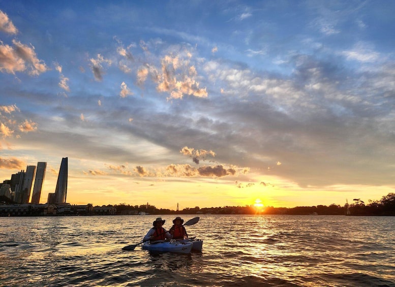 Picture 10 for Activity Sydney: Sunset Kayak - Opera & Harbour Bridge Tour (5p. max) 4